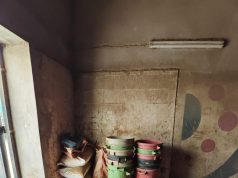 أمانة جدة تضبط مصنعًا غير نظامي وتصادر أكثر من 18 طنًا من المنتجات التبغية المخالفة