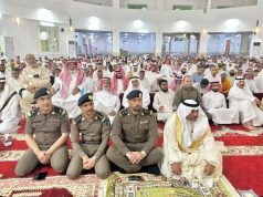 محافظ قلوة يؤدي صلاة عيد الفطر المبارك مع جموع المصلين