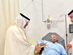 محافظ قلوة يزور المرضى المنومين بمستشفى قلوة العام ويهنئهم بعيد الفطر المبارك