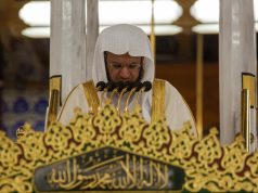 الدكتور القاسم يؤم المصلين لصلاة بالمسجد النبوي الشريف