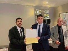 تكريم الدكتور عبدالله بن علي بن هدران الصيعري في جامعة اكسفورد في بريطانيا لفوز بحثه ( استخدامات الفيديو الرقمي في التعليم )