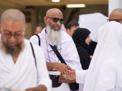 رئاسة الشؤون الدينية تستقبل أولى طلائع ضيوف الرحمن في المسجد الحرام وتقدم إهداءات تثقيفية وكتبًا توعوية بلغات متعددة