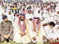 محافظ قلوة يؤدي صلاة عيد الأضحى المبارك مع جموع المصلين بجامع الملك فهد رحمه الله “