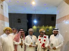 الوفد العماني يكرم البركاتي