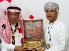 في حفلٍ بهيج القوقاني يُكرّم أكاديمية الإبداع العُمانية