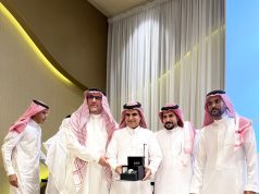 إبتدائية ” الكُر ” بمكة تحتفل بتقاعد “عبدالعزيز الشيحه “