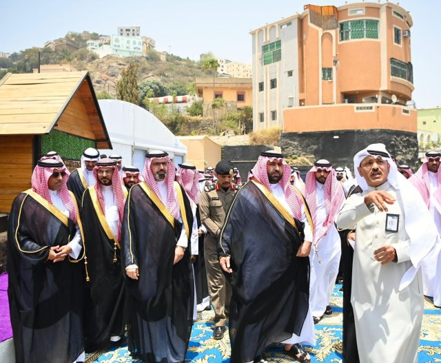 04cf4b0e-3e47-4c64-bb5c-efeaa85aeb1e