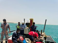 الهلال الأحمر ينقذ مصابًا في عرض البحر بعملية “جويّة – بحريّة” بجزر فرسان