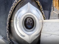 رئاسة الشؤون الدينية تحث المعتمرين على اتباع السنة في استلام الحجر الأسود