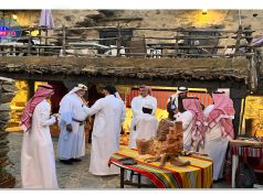 علي المالكي “مبدع ينبع” يحيي تراث قرية الموسى في الباحة.. فن النحت ينبض حياة وجمالًا وسط حضور متميز