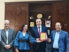 كلية آداب العاصمة تكرّم شريف جاد