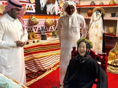 من طوكيو إلى قلب الفل سائحة يابانية تستكشف عبق التراث في جناح صبيا بـ هذه جازان