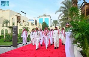 محافظ جدة يزور مقر «البحر الأحمر السينمائي»