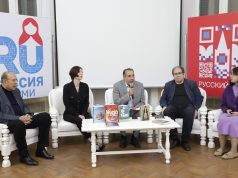 في أمسية أدبية مهمة الكتاب الروس: الذكاء الاصطناعي يهدد الإبداع