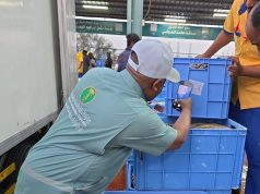 بيئة مكة تضبط مخالفات في أسواق الأسماك بجدة وتُتلف أكثر من طن أسماك غير صالحة