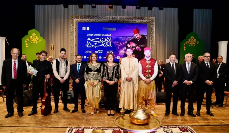 القفطان الجزائري يتألق خلال حفل كبير بالجزائر العاصمة