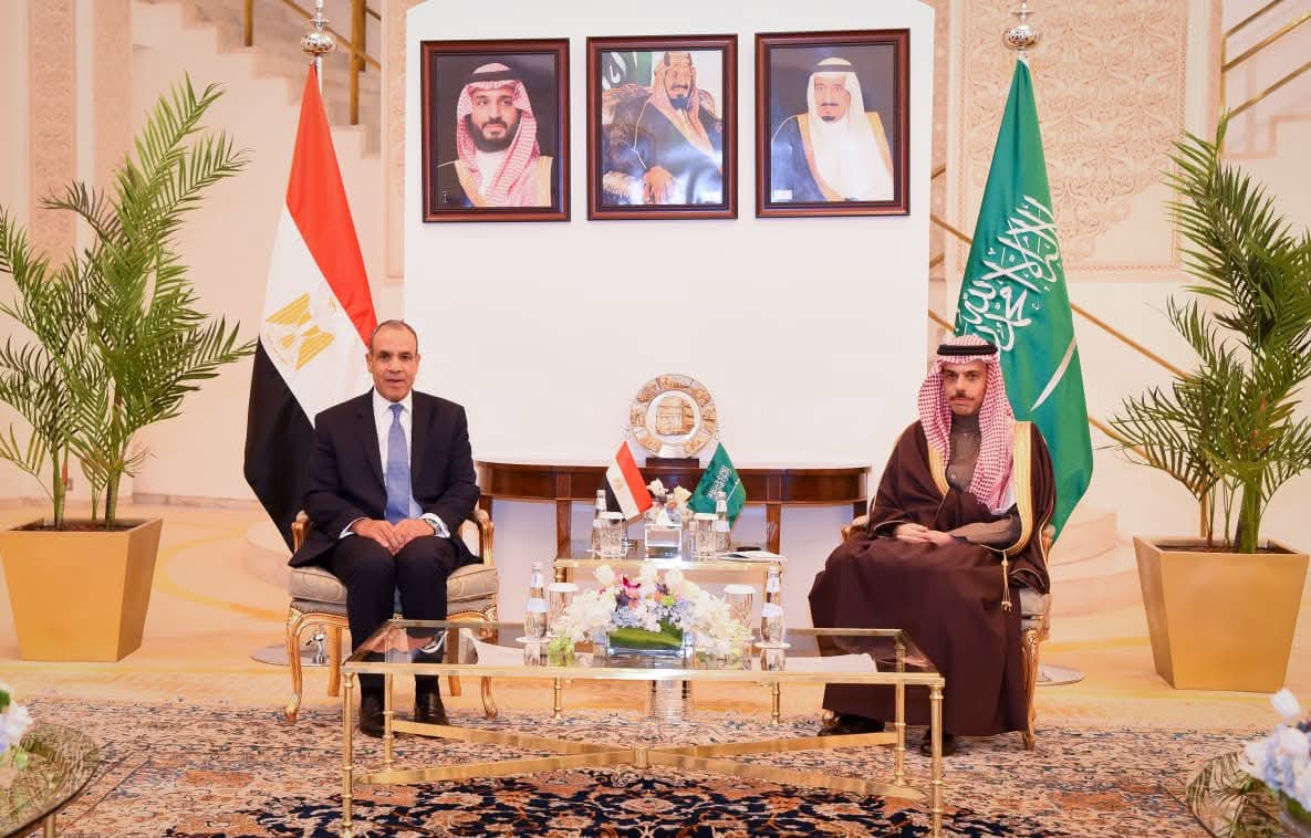 مباحثات مصرية سعودية بالرياض لتنسيق الجهود العربية بشأن التطورات الإقليمية والتصعيد العسكري بالمنطقة