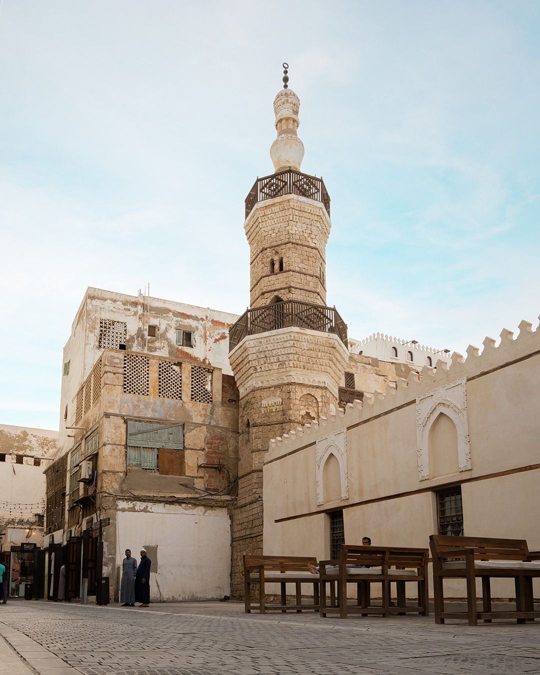 رمضان في جدة لا يُعوض.. رحلة من بهجة الإفطار إلى هدوء الفجر في أزقة البلد