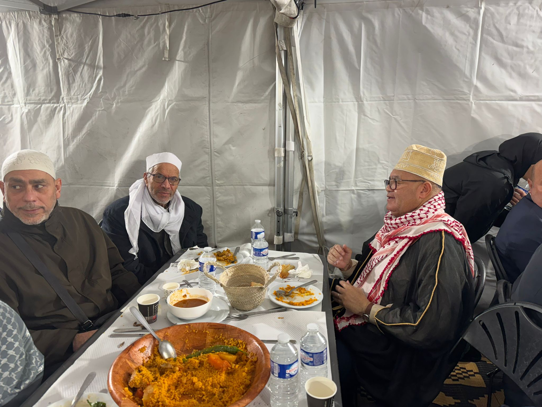 بحضور رئيسة بلدية مدينة درانسي بفرنسا  المركز الثقافي الإسلامي بمدينة درانسي يقيم مأدبة إفطار للصائمين 