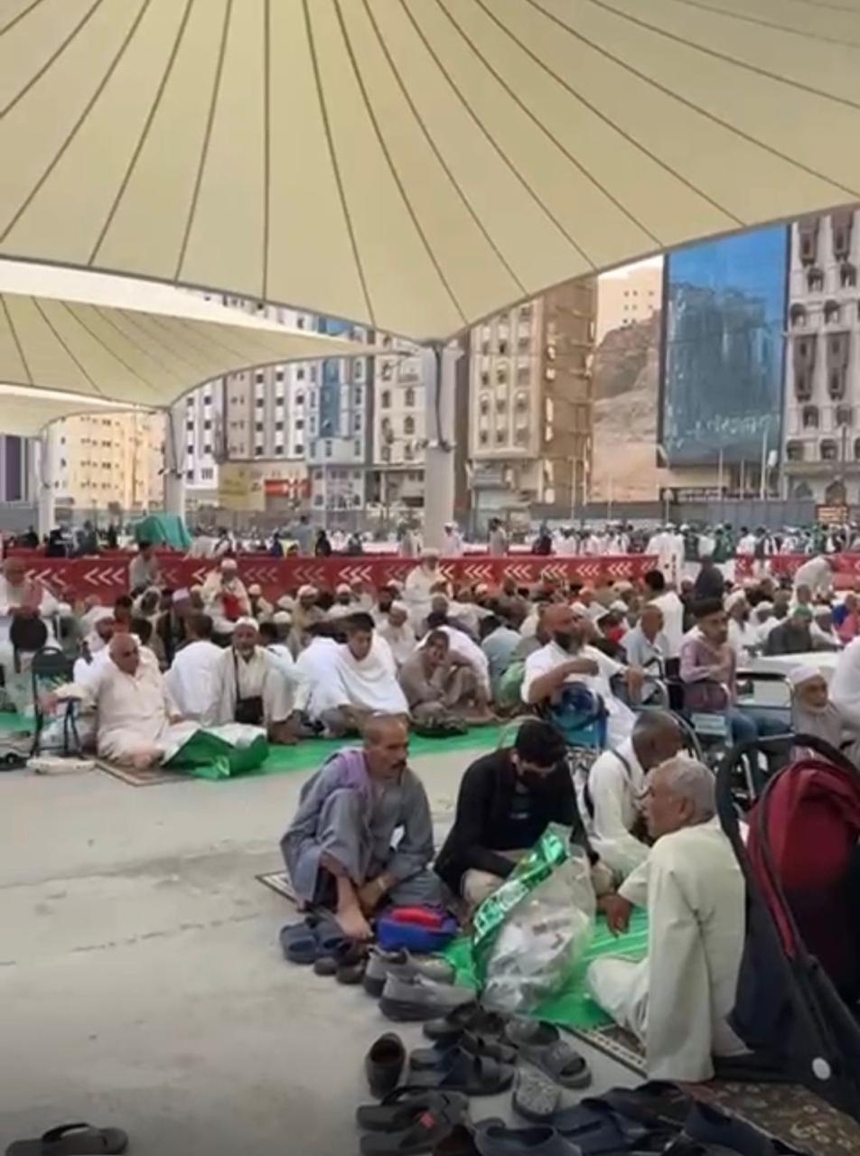 مبادرة تفطير الصائمين بجوار الحرم المكي الشريف تنفذها جمعية سنابل الخير والعطاء التطوعي