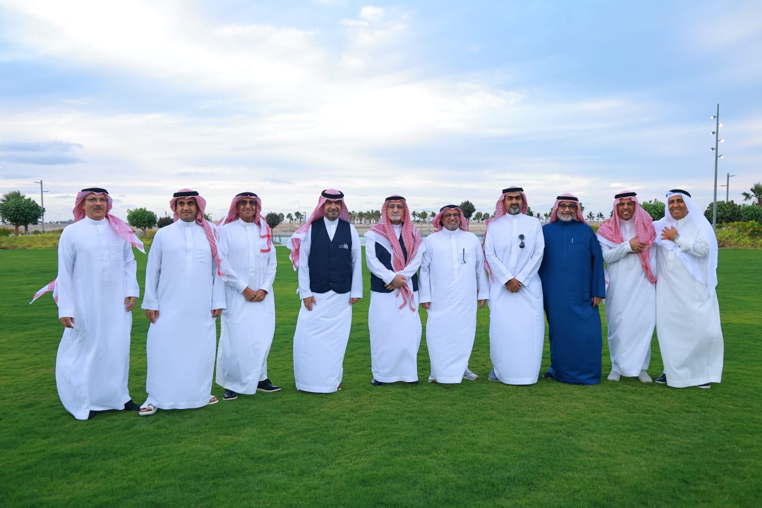 وزير البلديات والإسكان يزور وجهة ألما و يؤكد تكامل الجهود الحكومية و استثمارات القطاع الخاص التنموية