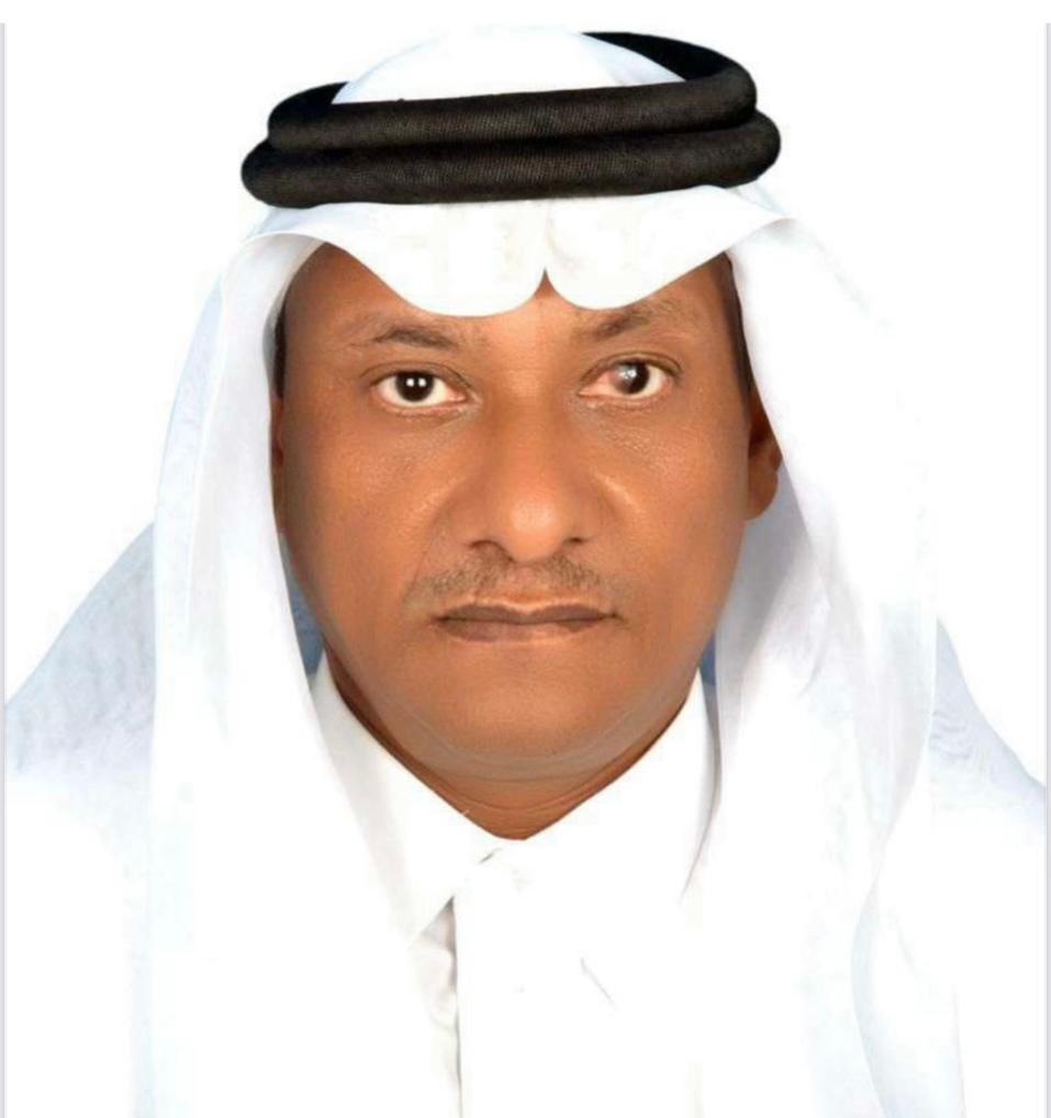 الزميل الإعلامي الأستاذ صقر الغامدي مدير القسم الرياضي بصحيفة صدى نيوز الإلكترونية يتلقى درع تذكاري نظير تغطيته لبطولة ” يوم التأسيس” الرمضانية بالمخواة