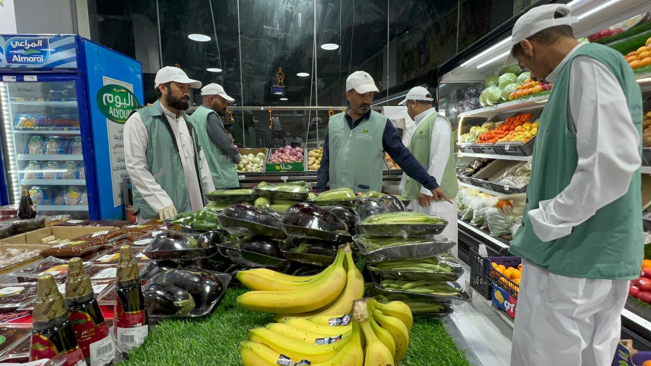 ‏بيئة الكامل والجموم تنفذان حملة رقابية على الأسواق والمسالخ لضمان عيد صحي وآمن