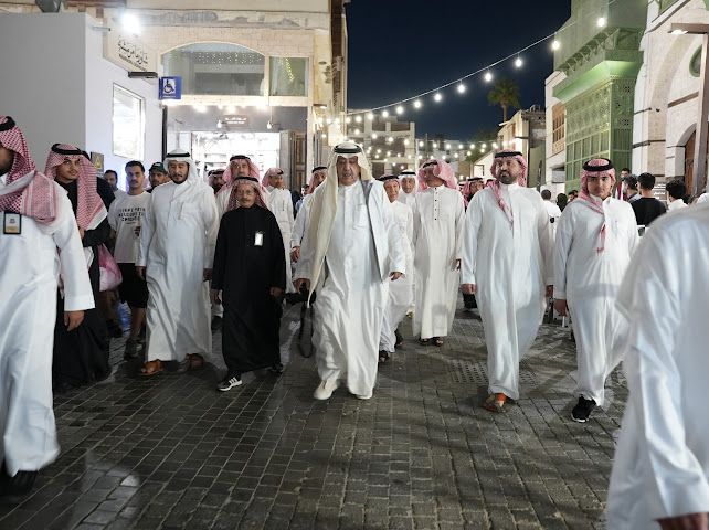 الأمير فيصل بن عبدالله يزور جدة التاريخية ويكرّم المهندس نوار