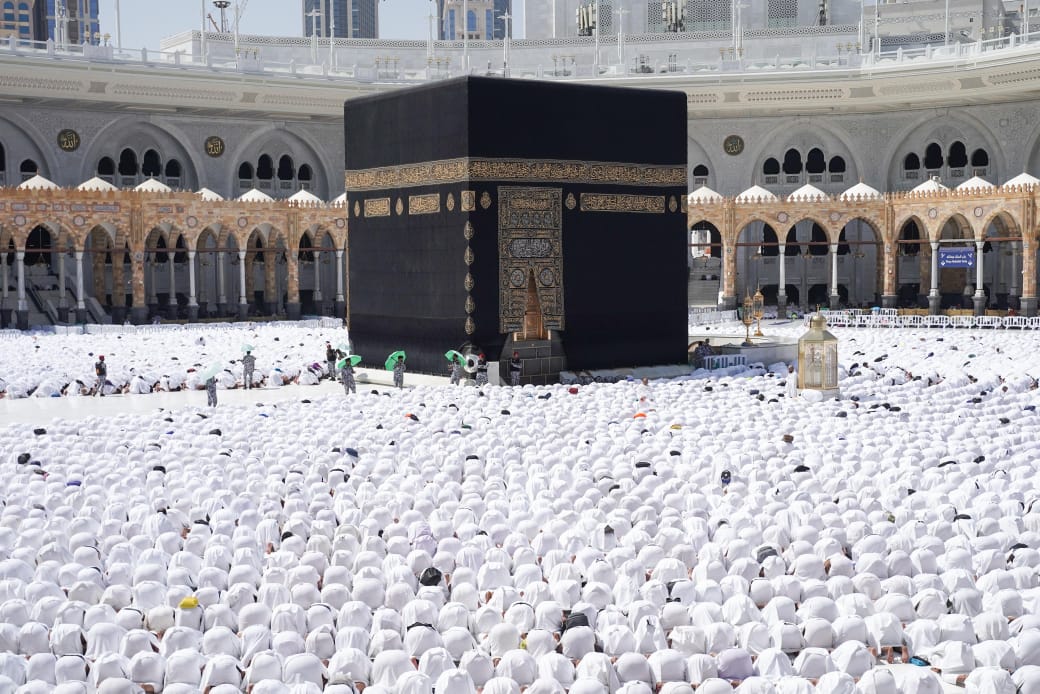 أكثر من 114 ألف مستفيد من خدمة حفظ الأمتعة مجاناَ في المسجد الحرام خلال شهر رمضان المبارك 