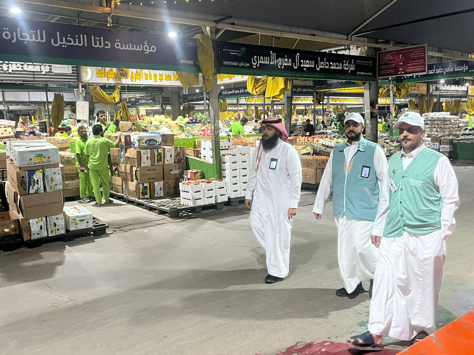 ‏بيئة مكة المكرمة تواصل جولاتها الرقابية وتؤكد وفرة الأسواق والتزام المسالخ بالاشتراطات الصحية