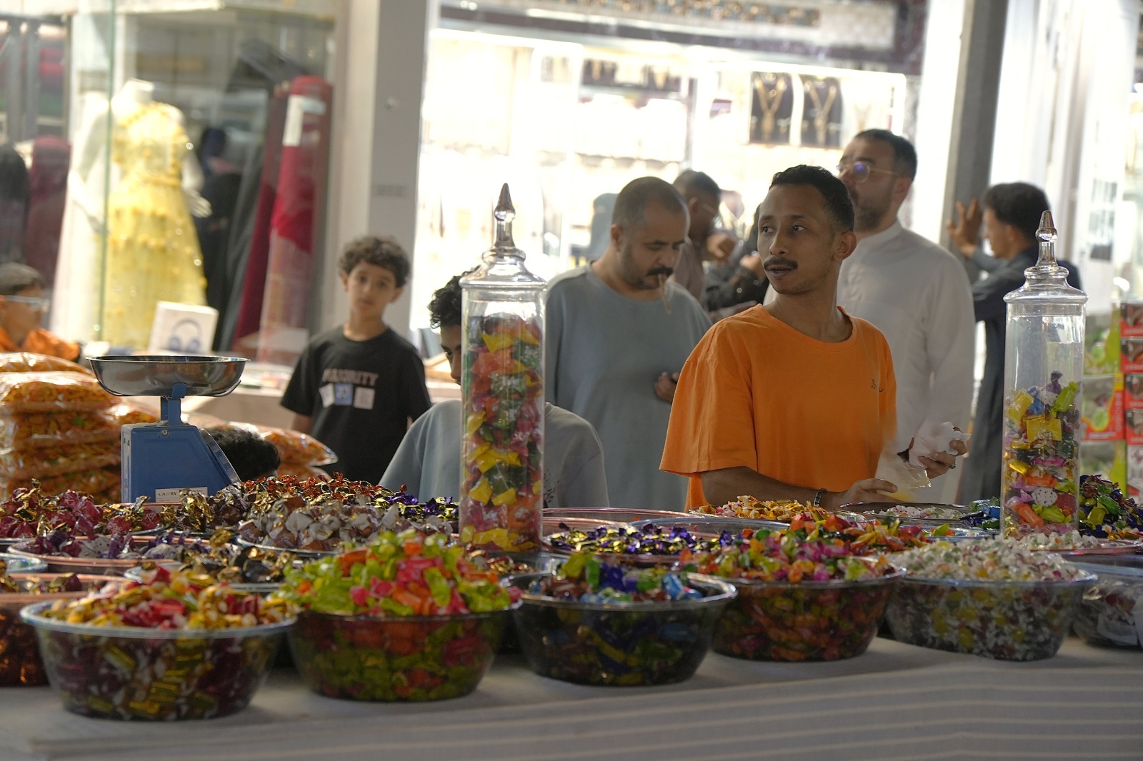 السوق الشعبي في جازان… ذاكرة المدينة وروحها المتجددة