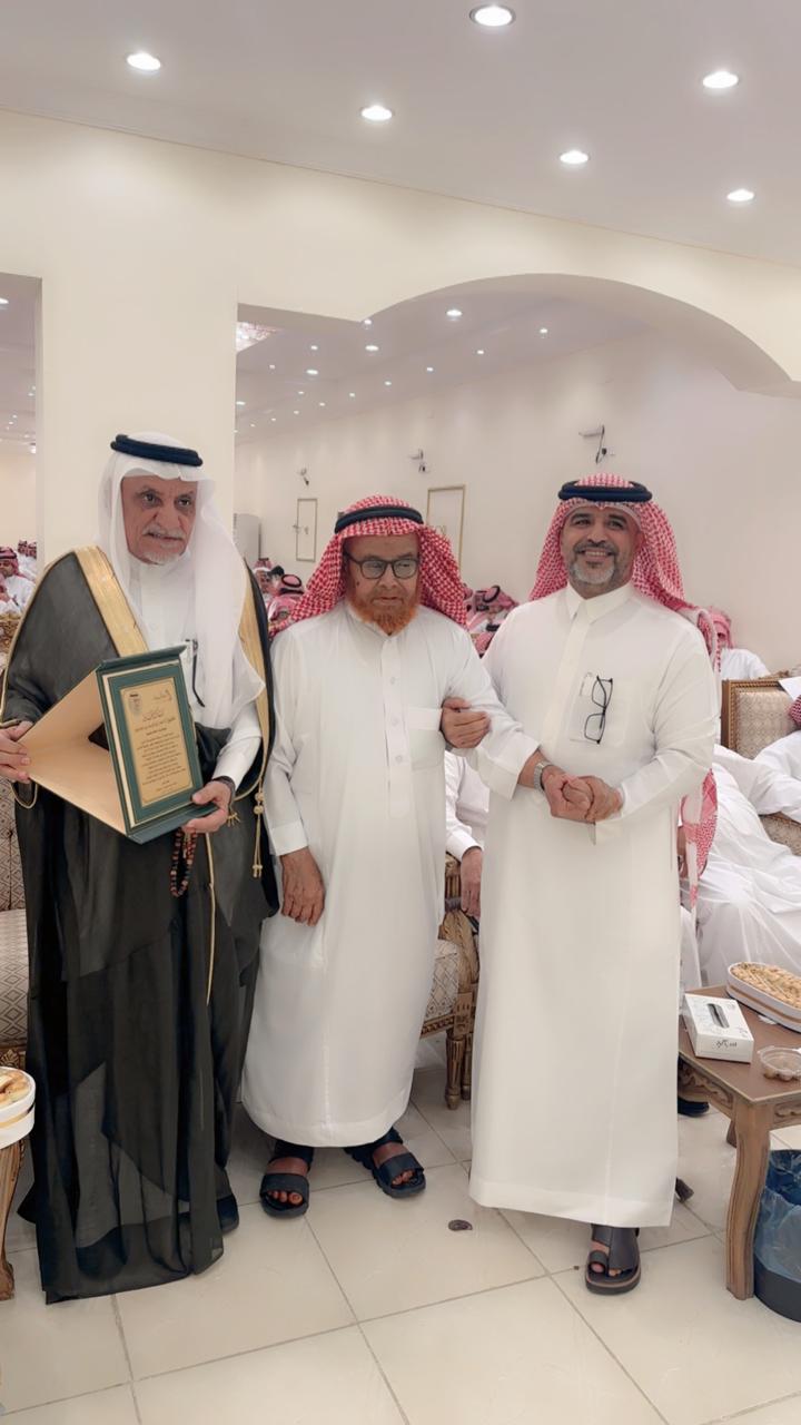 بحضور شيخ احلاف باللسود وعمدة قلوة.. قبيلة آل سوطانة تحتفل بعيد الفطر بعرضة جنوبية وأمسية شعرية