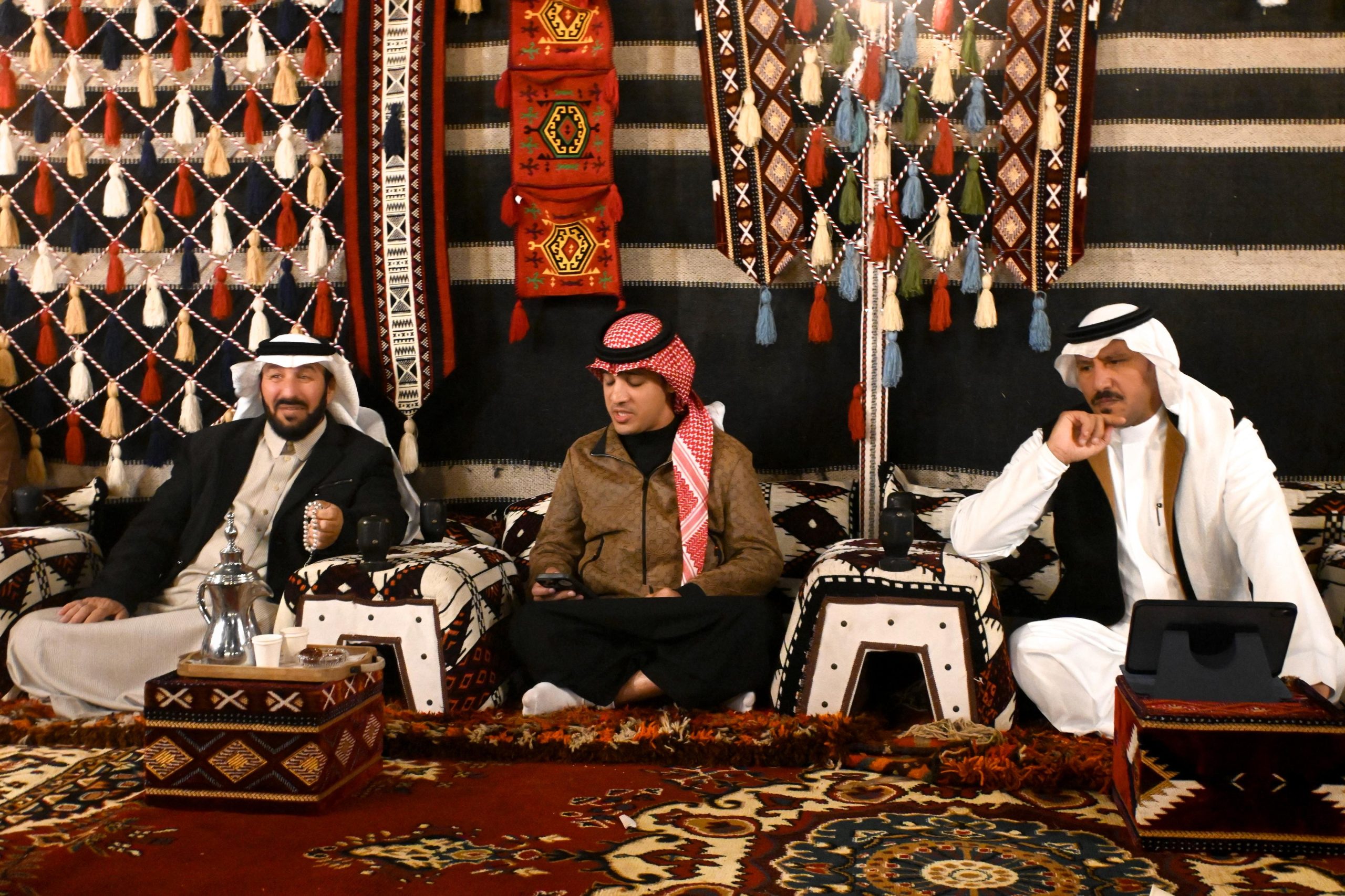 ” في يوم الشعر تُعزف القوافي ” أمسية شعرية نظمتها سفارة جمعية الأدب بالباحة احتفاءً باليوم العالمي للشعر