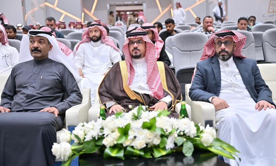 أمانة ⁧‫الباحة‬⁩ تنظم ورشة عمل تعريفية بالموجهات التصميمية في جبال السروات ضمن خارطة العمارة السعودية بحضور أمين المنطقة