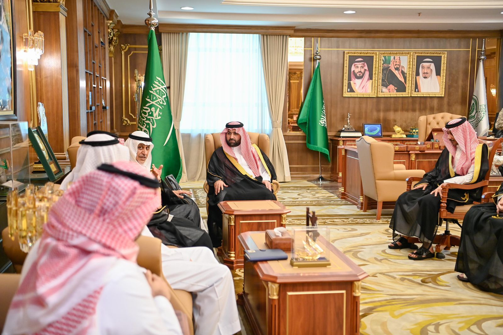 أمير منطقة جازان يستقبل رئيس الهيئة الملكية للجبيل وينبع