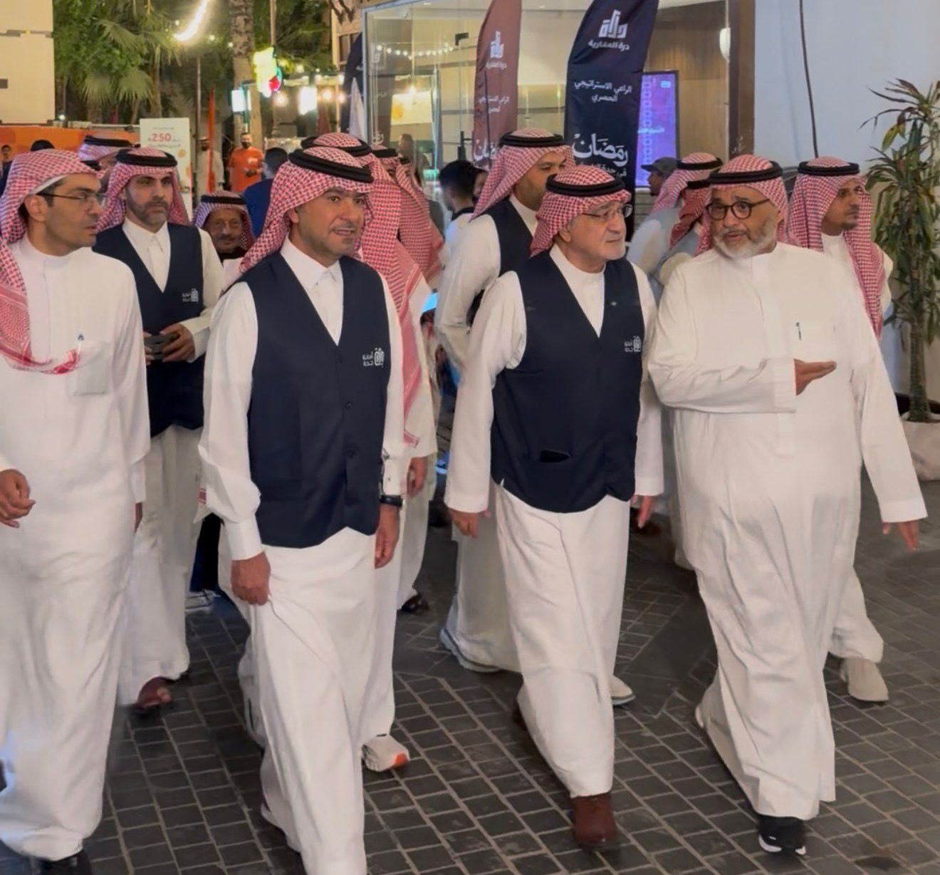 وزير البلديات والإسكان يتفقد الحراك الثقافي والفعاليات الرمضانية بمنطقة جدة التاريخية