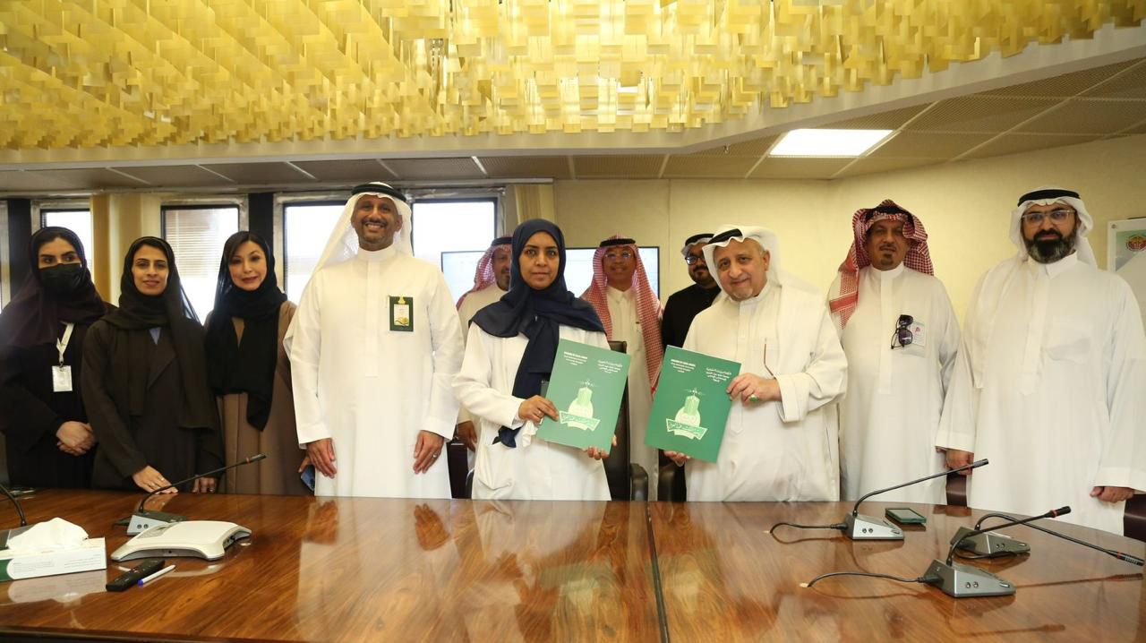 مستشفى جامعة الملك عبدالعزيز وجمعية الإيمان توقّعان اتفاقية لدعم علاج مرضى السرطان