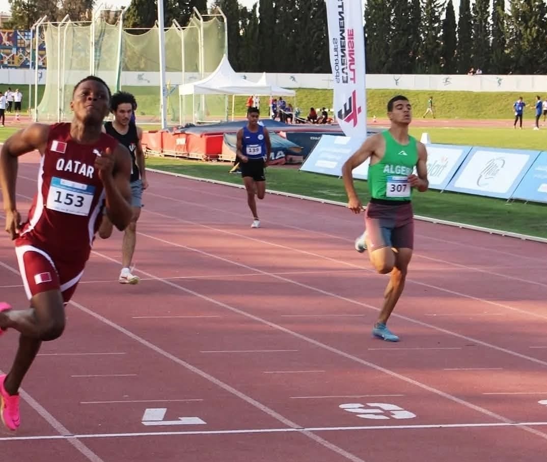 الاتحاد العربي واللجنة المنظمة يبحثان ترتيبات بطولة الشباب والشابات لألعاب القوى في تونس