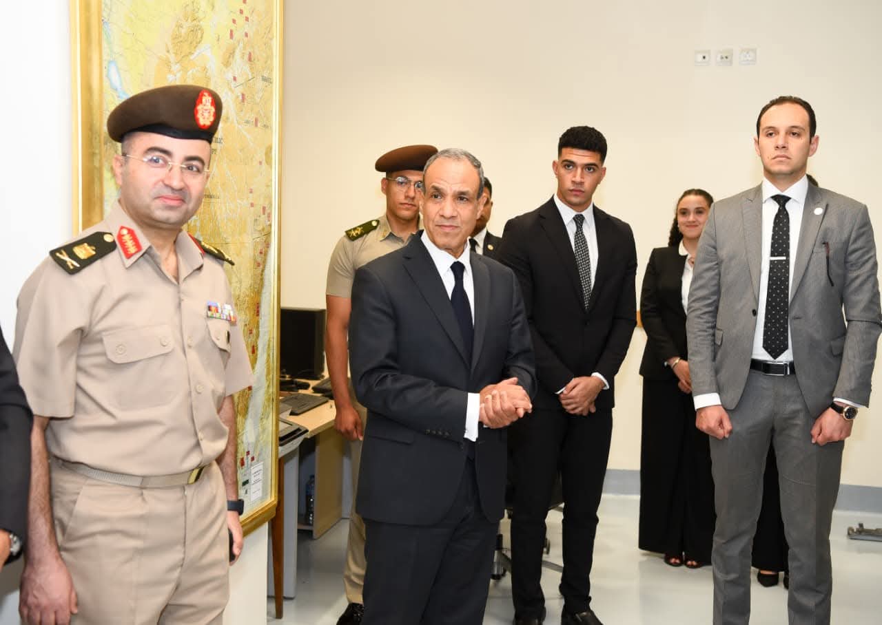 وزير الخارجية يفتتح غرفة حفظ الوثائق المؤمنة بمقر وزارة الخارجية