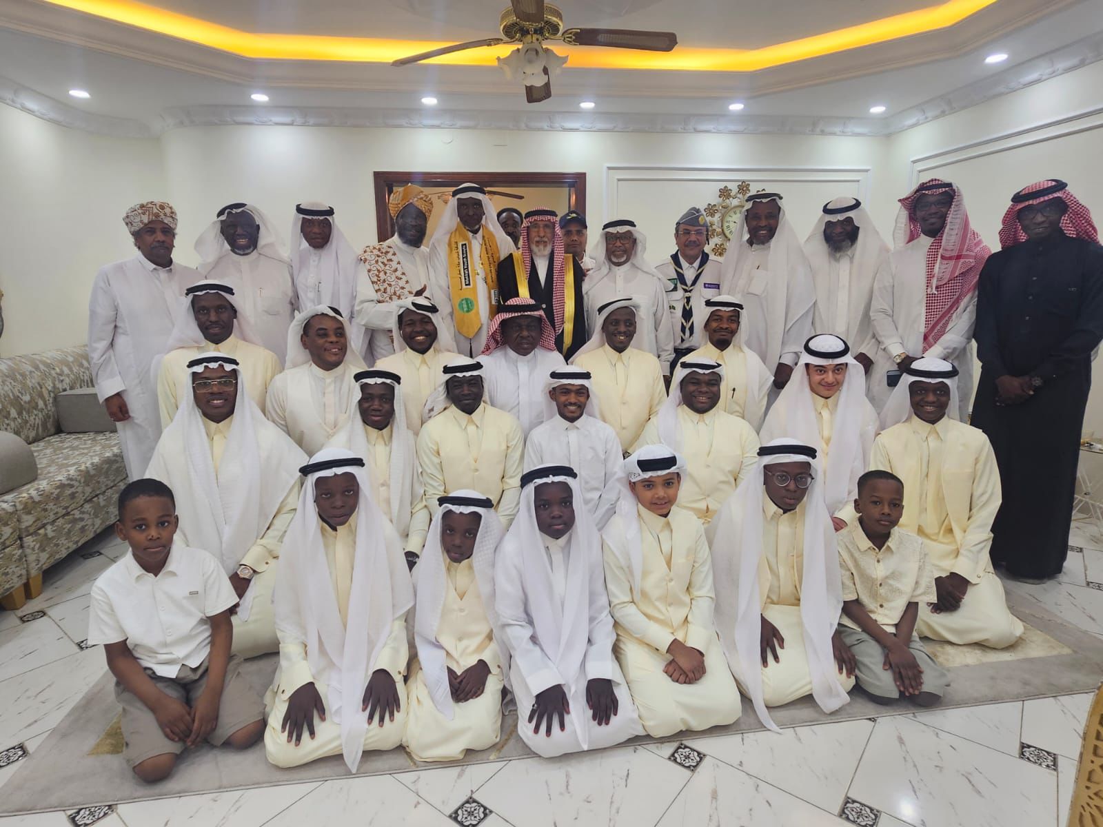 كشافة شباب مكة في ضيافة محمد عبده بمناسبة العيد 