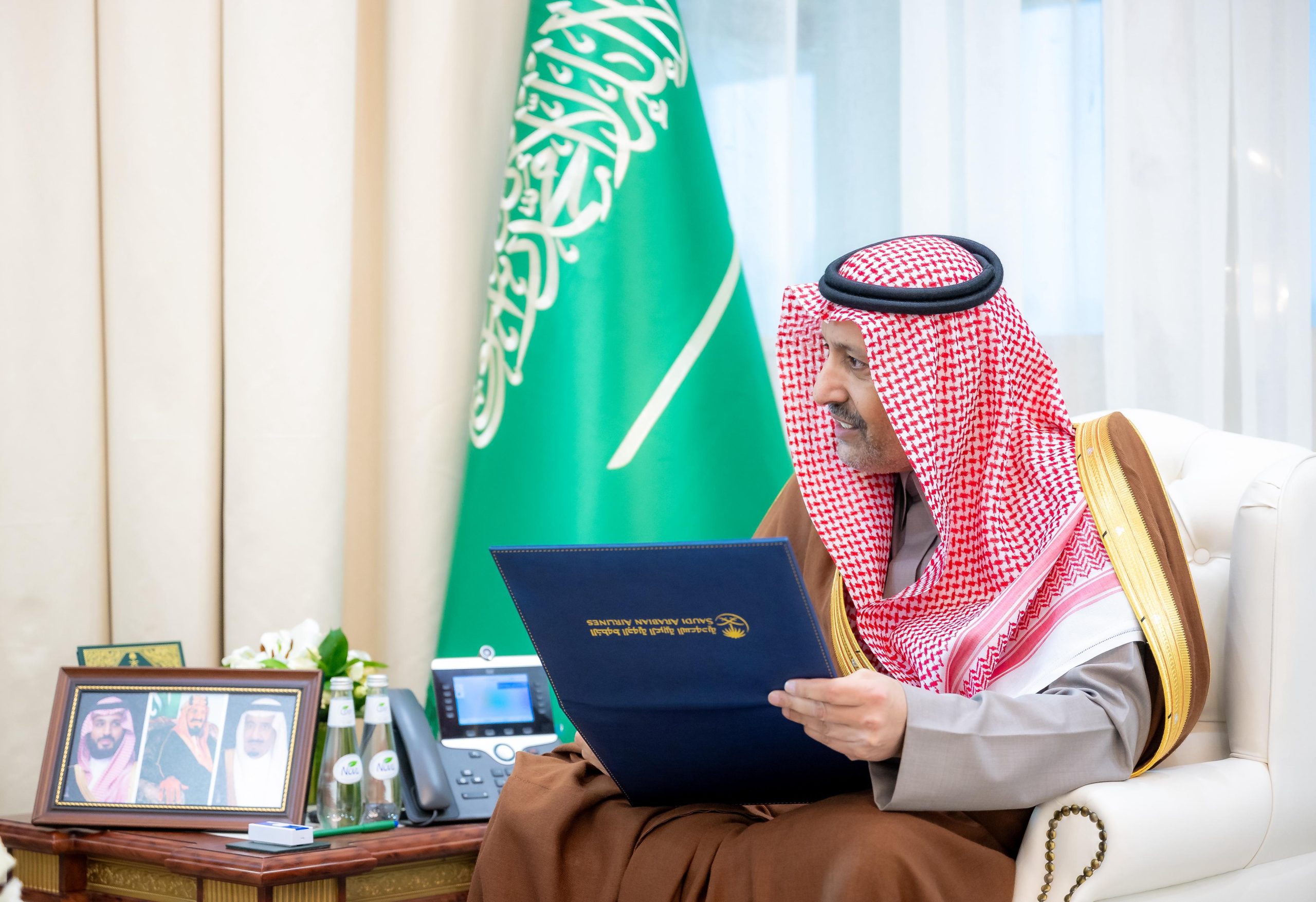 سمو أمير منطقة الباحة يتسلّم تقرير عن إنجازات الخطوط السعودية في الباحة لعام 2025