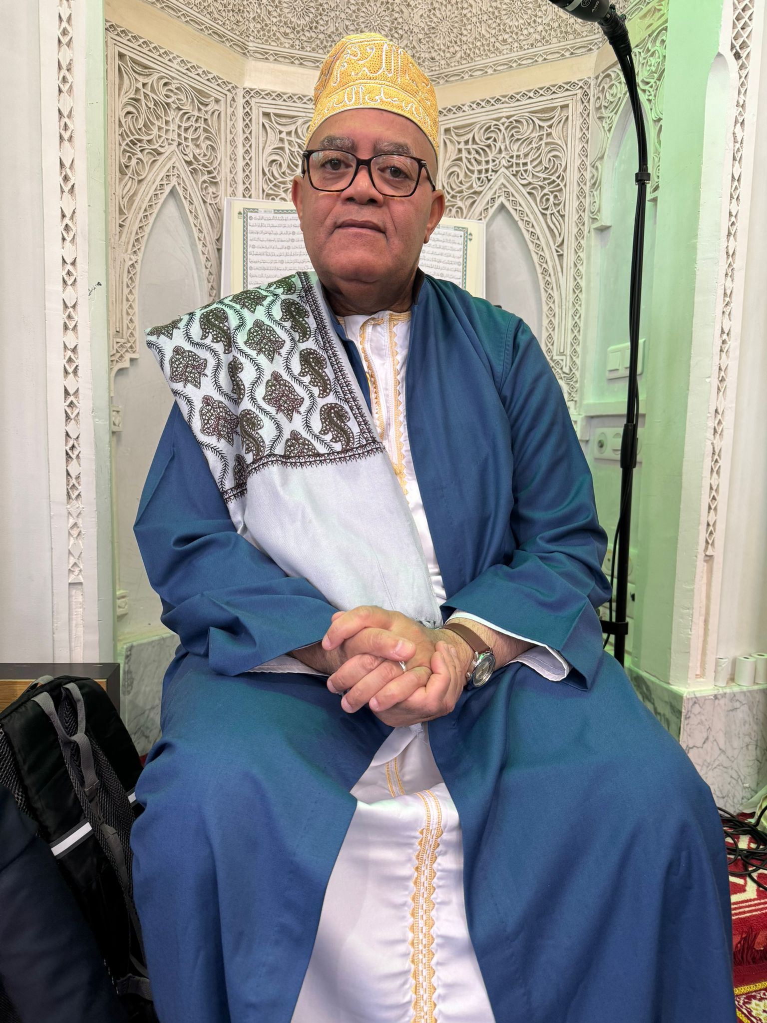 المعتدي آثم مسلما أم غير مسلم