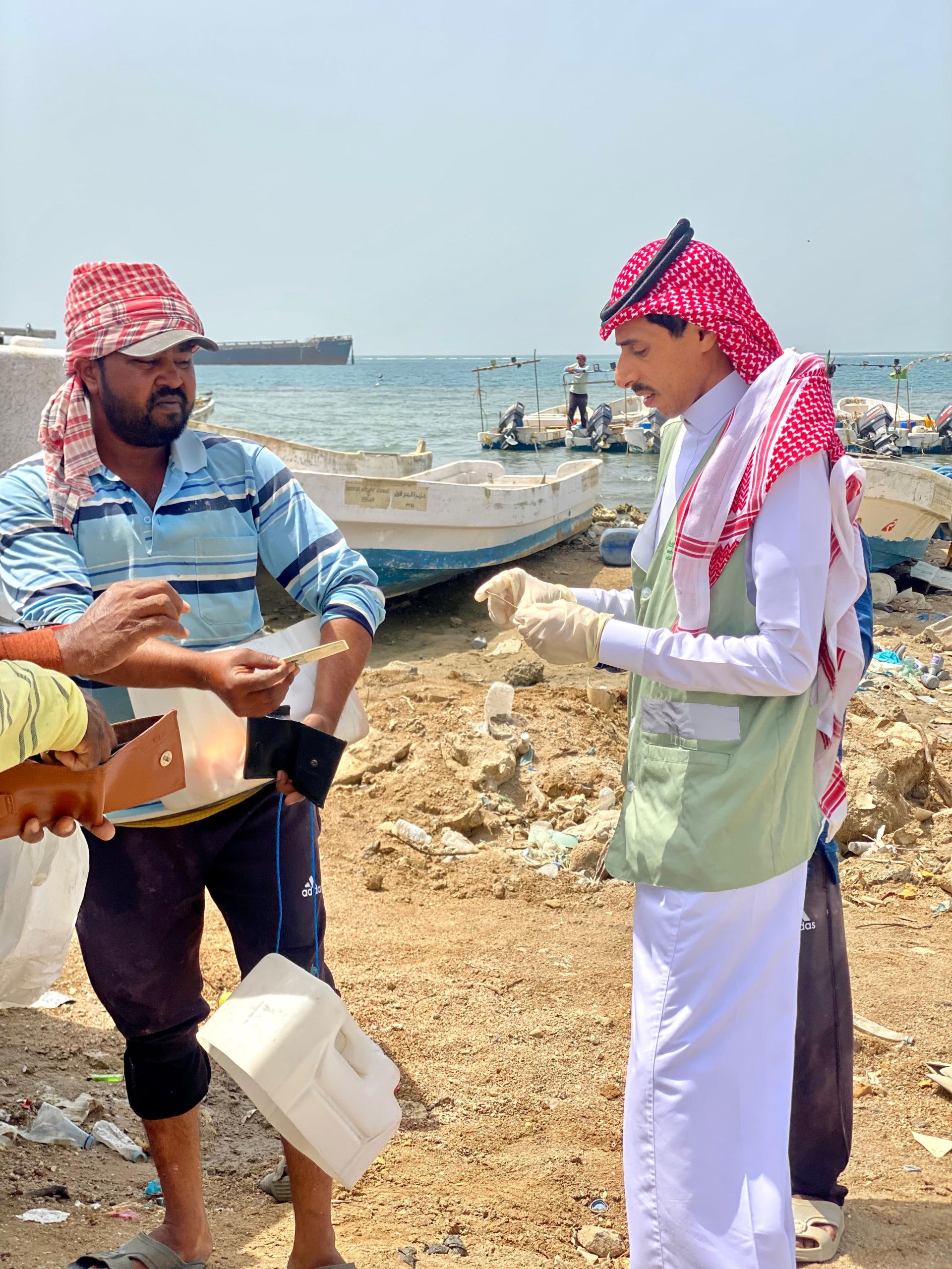 «بيئة الليث» تكثّف الرقابة على مرسى الصيادين وتؤكد منع صيد الناجل والطرادي خلال فترات الحظر