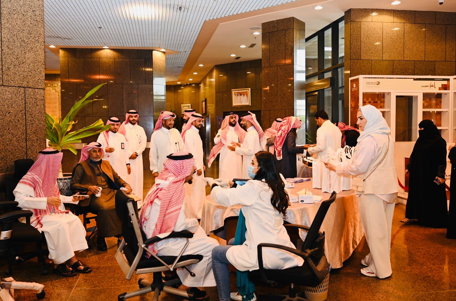 ‏تعزيزًا للوعي الصحي بمناسبة يوم الصحة العالمي، بيئة مكة تنظم فعالية صحية لموظفيها