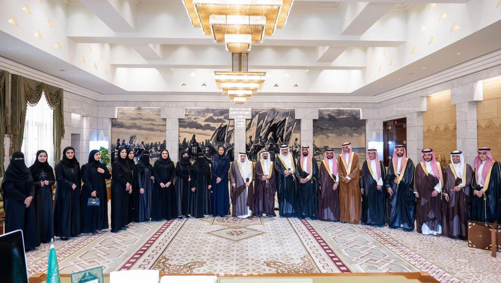 سمو أمير منطقة الرياض يستقبل رئيس وأعضاء مجلس إدارة نادي الإعلام الحديث