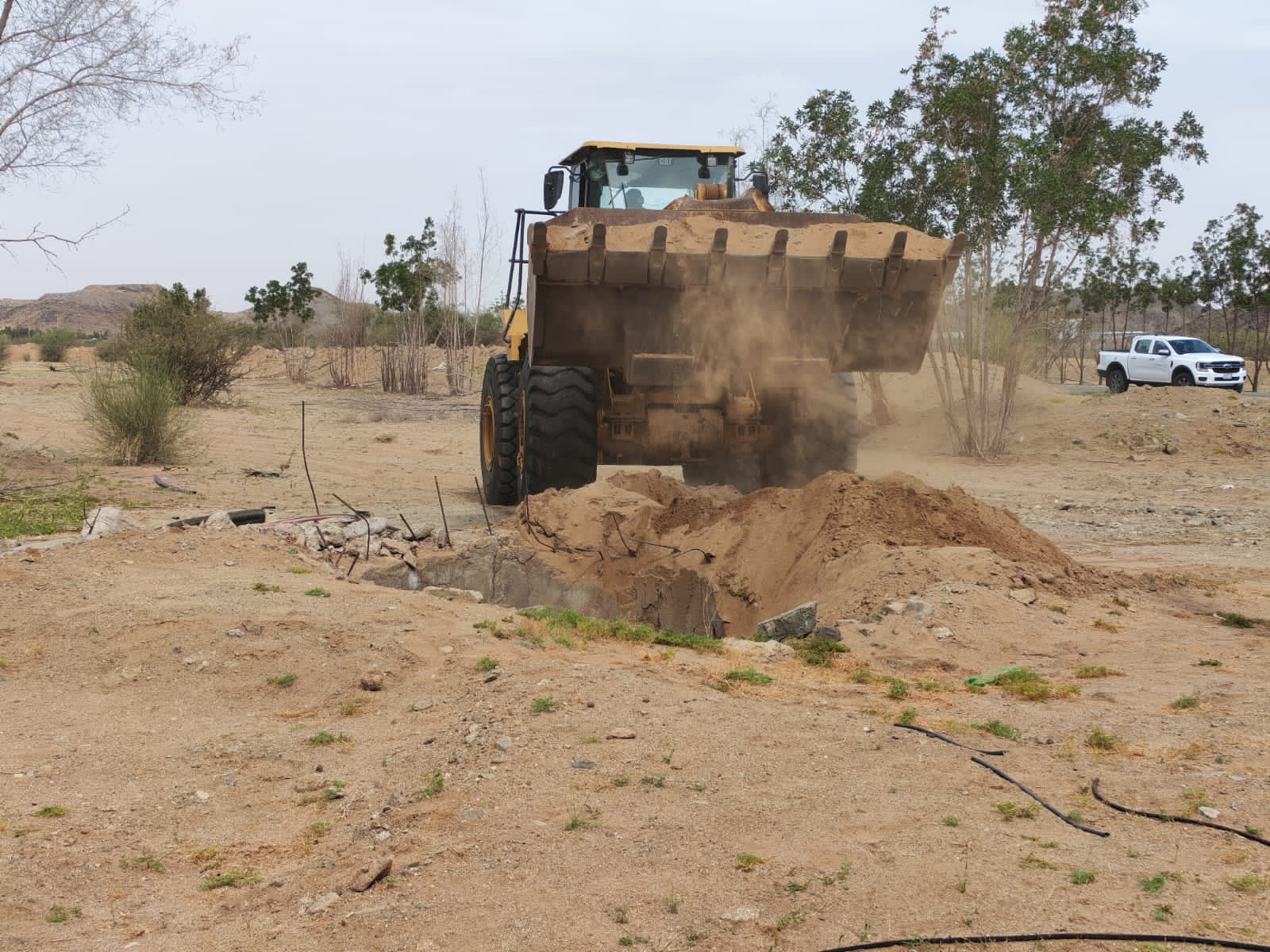 ‏تأمين بئرين مهجورتين تنفذها بيئة مكة للحدّ من المخاطر وتعزيز السلامة العامة  ‏