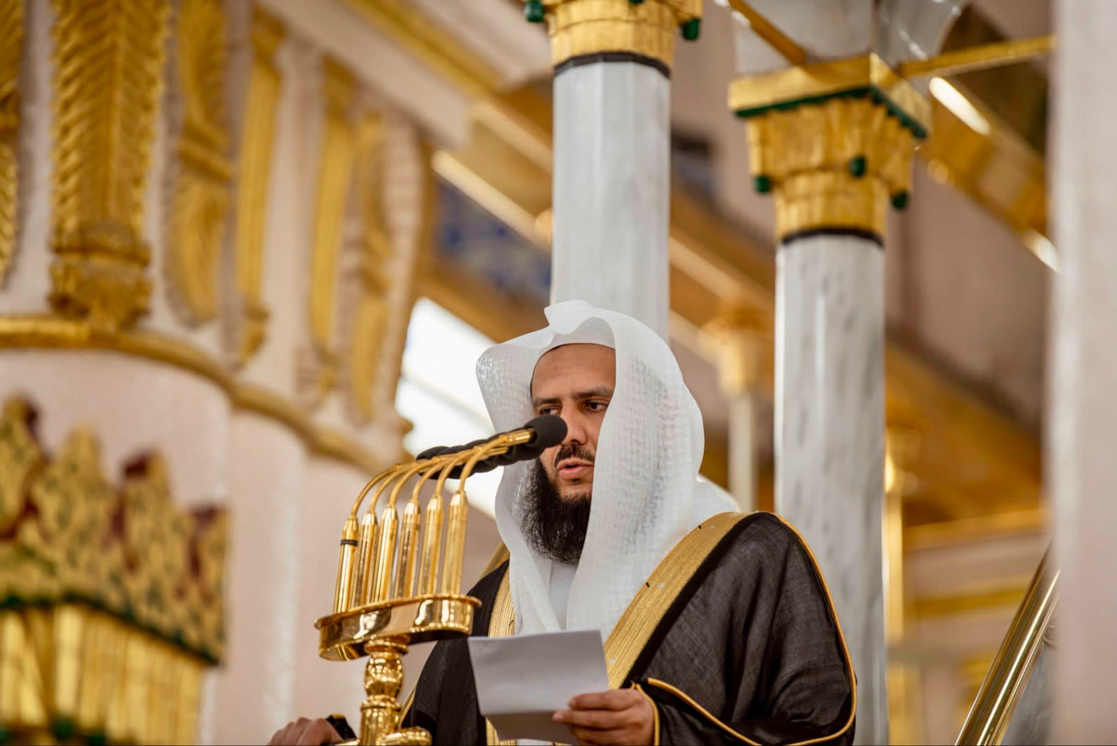 الشيخ خالد المهنا يؤم المصلين لصلاة الجمعة بالمسجد النبوي الشريف 