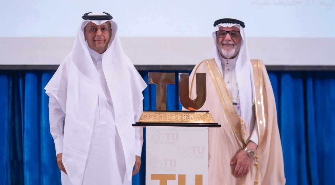 جامعة الطائف تكرم جمعية أدبي ضمن شركاء الأثر