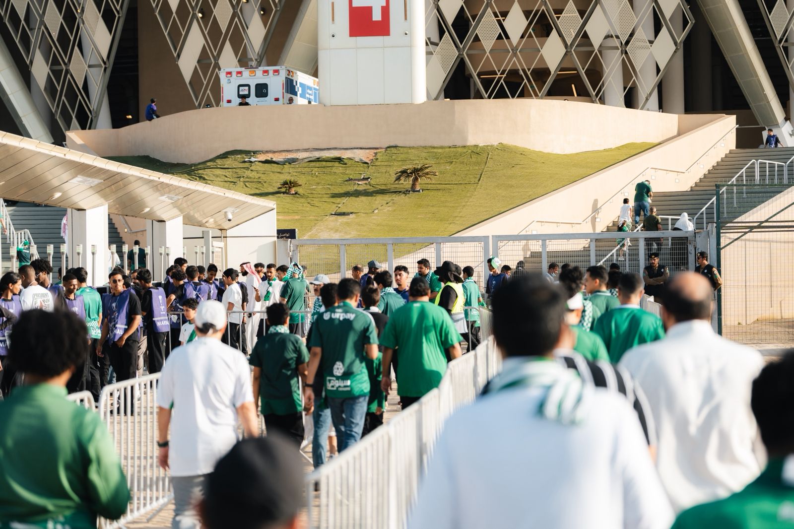 جماهير دوري أبطال آسيا للنخبة تشيد بالتجربة السلسة من الوصول إلى جدة حتى دخول الملاعب
