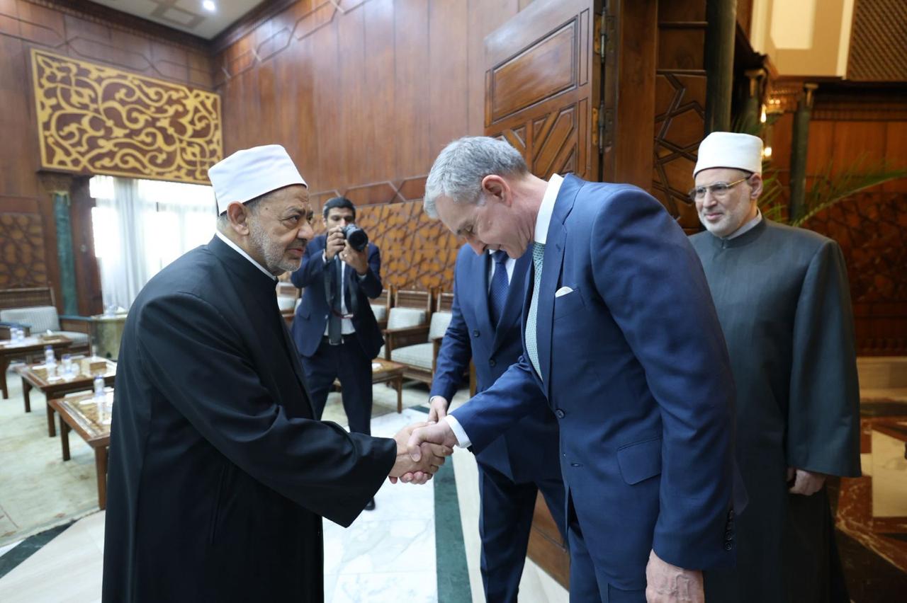 شيخ الأزهر يستقبل الأمير الروماني رادو .. ويؤكد: نحن في حاجة لتقارب الشعوب لمواجهة سياسات الكراهية والاحتقان بين الشرق والغرب